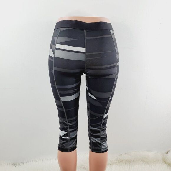 Nike Pro Womens Black White Striped Dri Fit Activewear Capri Pants Size Medium - Picture 2 of 9